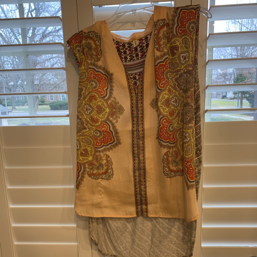 Silky drape front hi low top